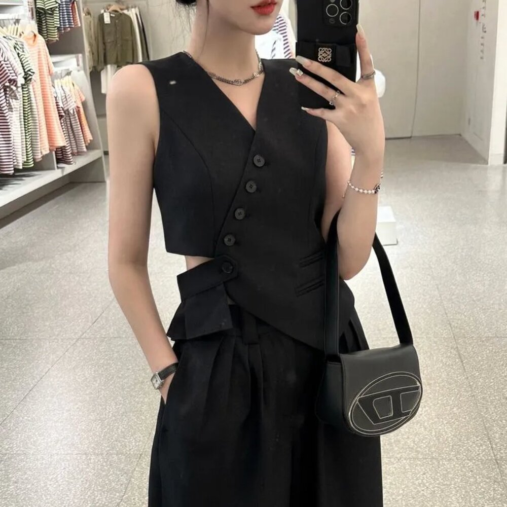 ❌SOLD❌ Button Vest Top